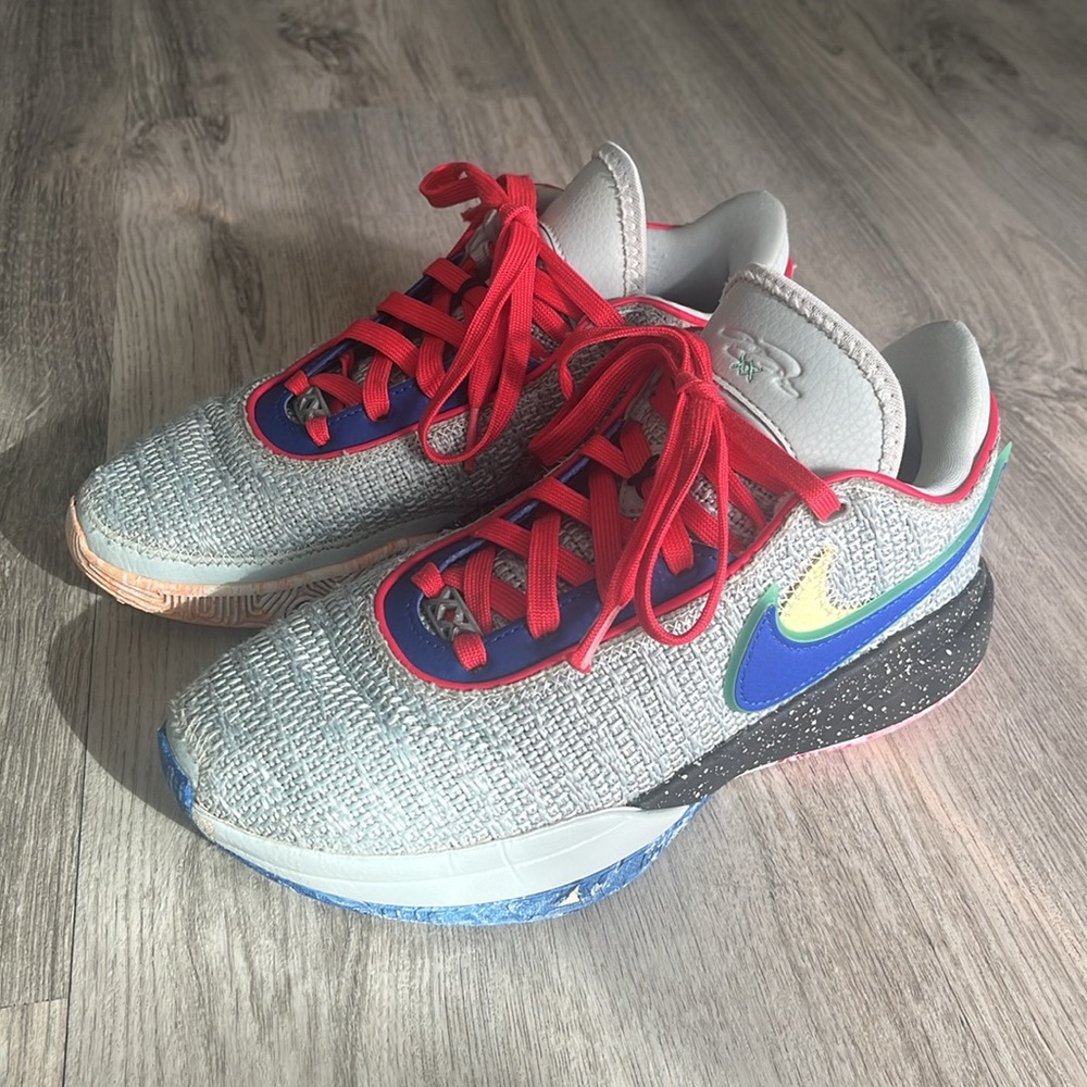 NIKE Lebron XX “Nike Lifer” Grade School Kids Basketball Shoes